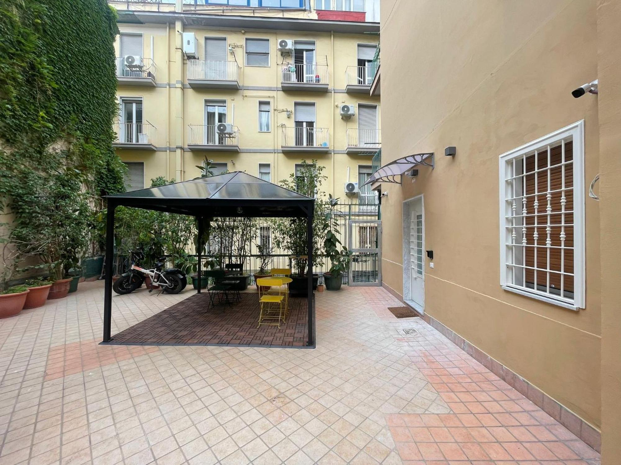 Отель La Casa Di Ily Неаполь Экстерьер фото